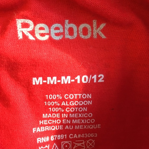 3 for $20 - NWT Reebok Jr Med Blackhawks T-Shirt - Picture 2 of 3